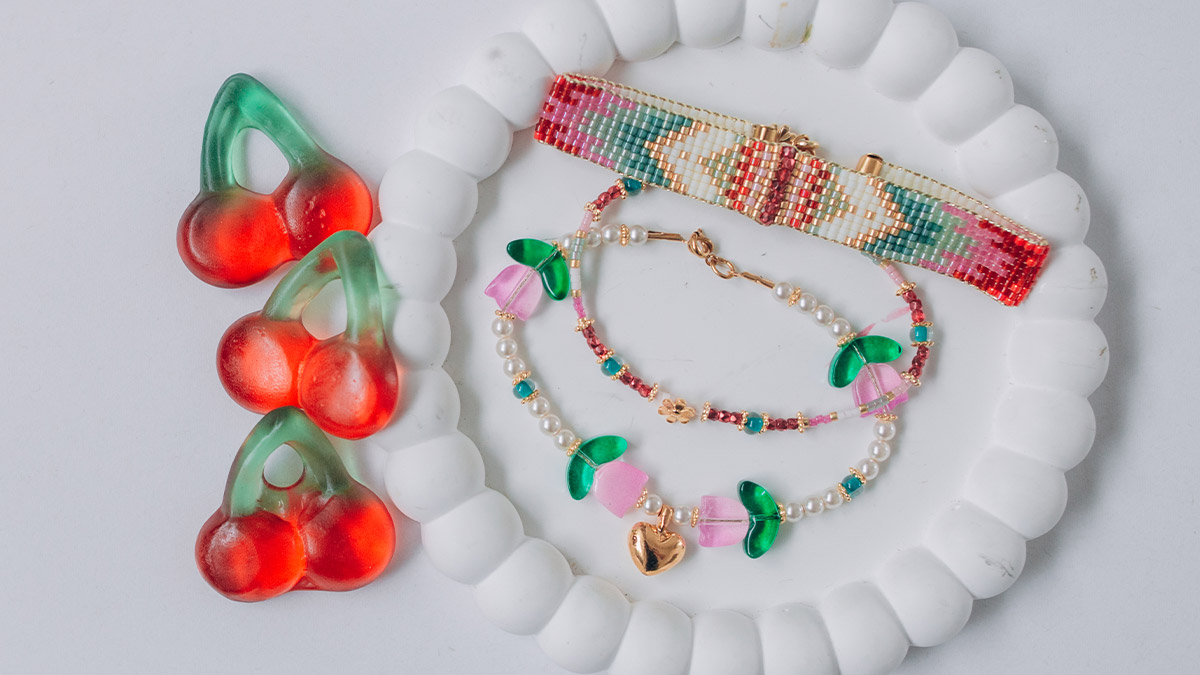 Esquema Pulsera en telar Miyuki Delica 11/0 roja, rosa y verde