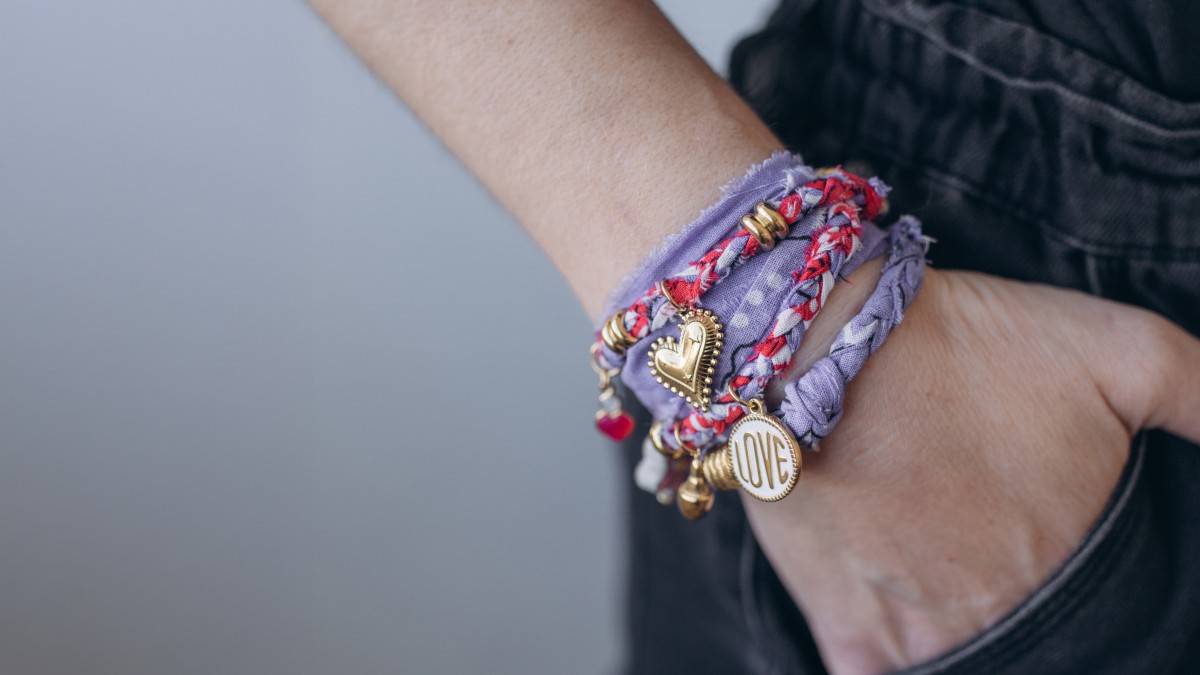 Tutorial de pulsera bandana con dijes