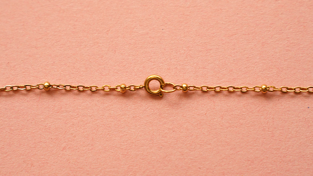 Collar de cuentas de rocalla multicolor : Paso 2