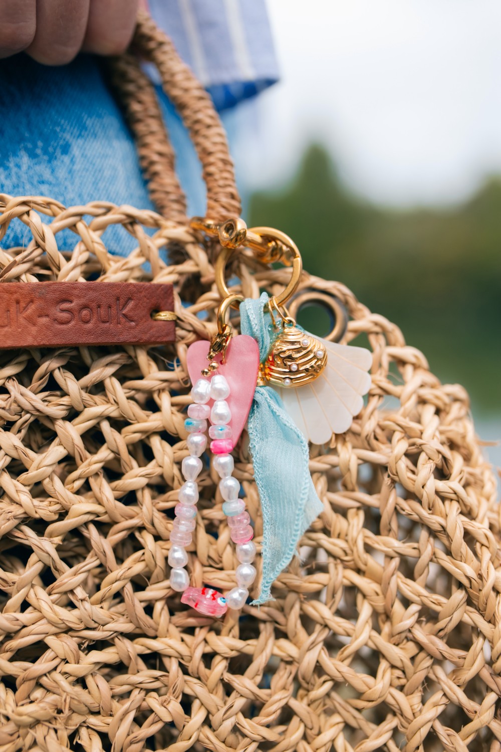 Esquema DIY bolso de verano grigri con conchas