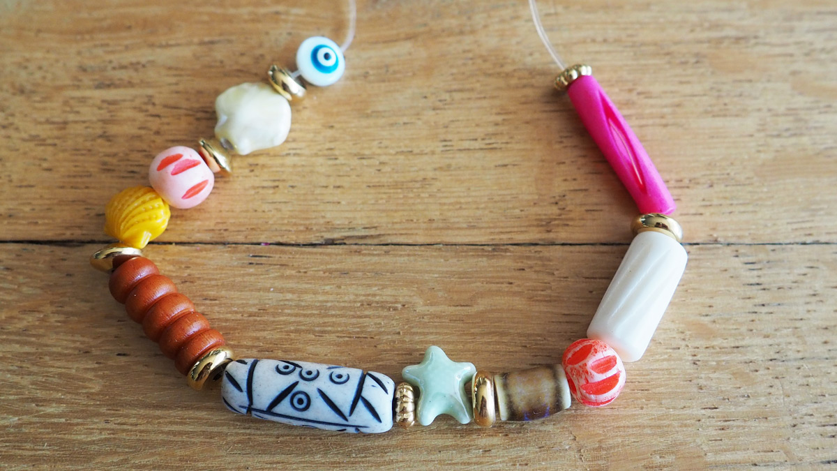 Pulseras elásticas con perlas naturales : Paso 4