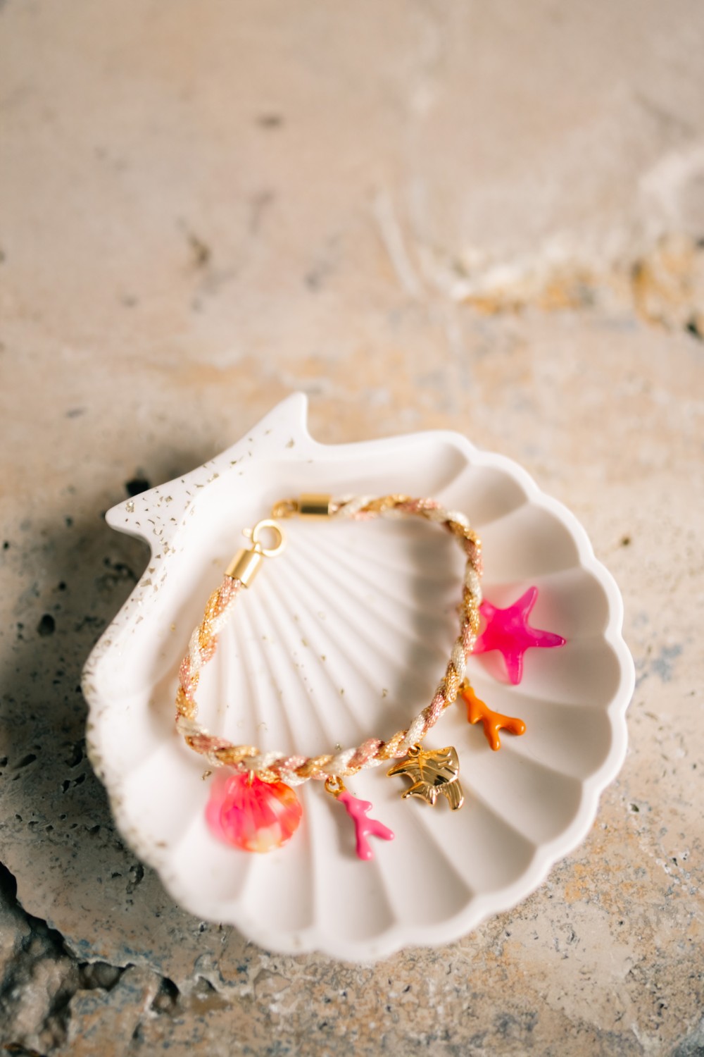 Pulsera trenzada de mujer con Dijes