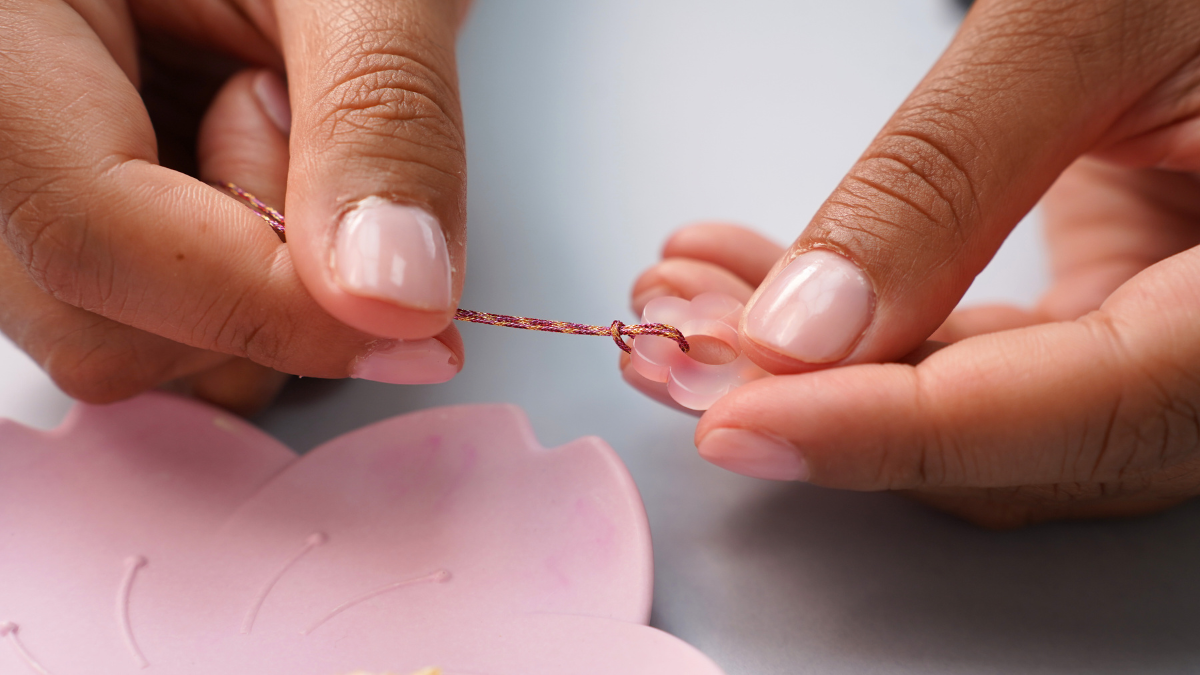 Trío de pulseras de verano en hilo del nylon : Paso 1