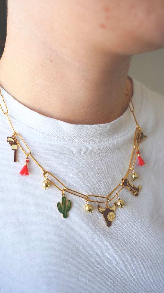 Esquema Collar con colgantes de vaquera