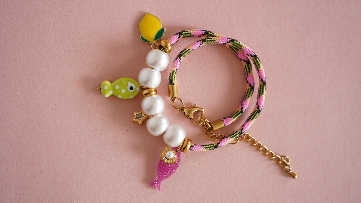 Pulsera de paracord con dijes de acero inoxidable : Paso 6