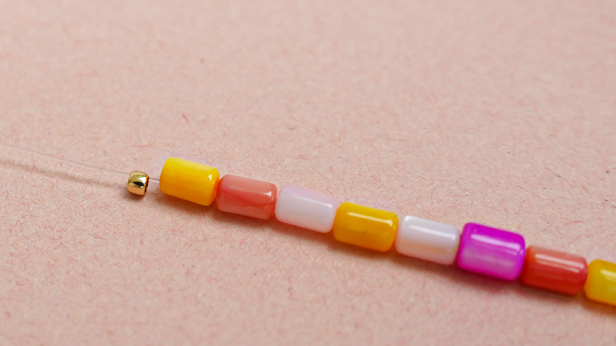 Collar de cuentas de nácar pastel : Paso 7