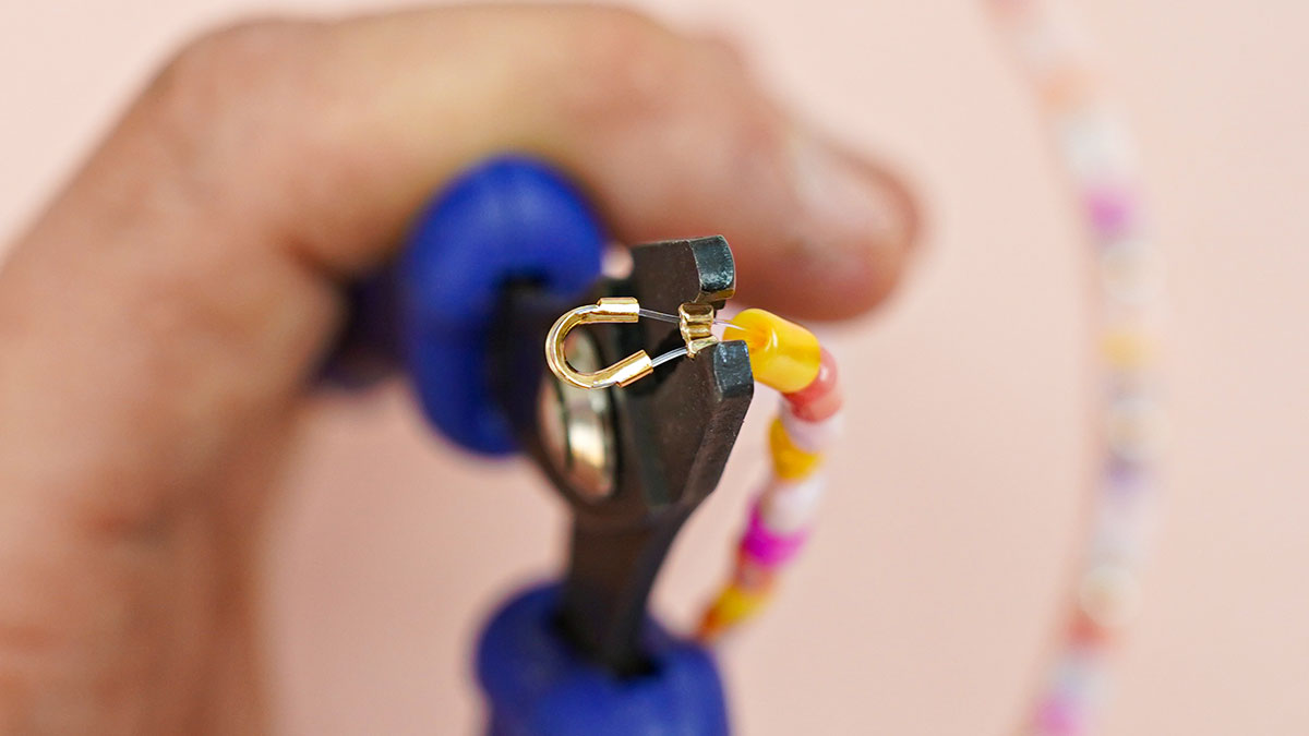 Collar de cuentas de nácar pastel : Paso 10