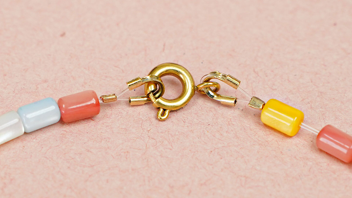 Collar de cuentas de nácar pastel : Paso 13