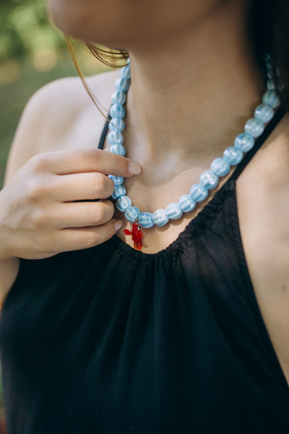 Esquema Collar de cuentas de cerámica con colgante de cristal Esquema Collar de cuentas de cerámica con colgante de cristal