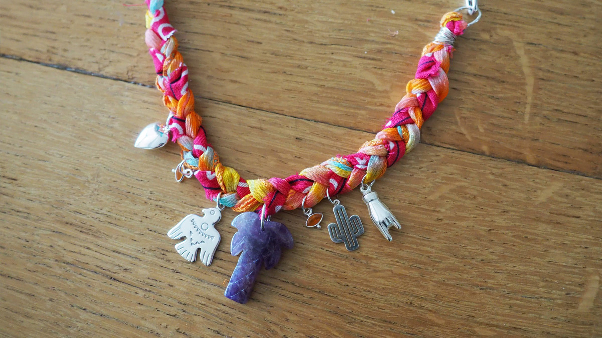 Collar trenzado con palmera amatista y Dije de Plata 925 : Paso 7