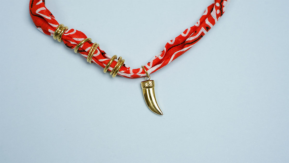 Collar bandana naranja con perlas trabajadas : Paso 6 Collar bandana naranja con perlas trabajadas : Paso 6