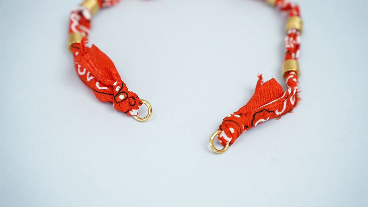 Collar bandana naranja con perlas trabajadas : Paso 12 Collar bandana naranja con perlas trabajadas : Paso 12