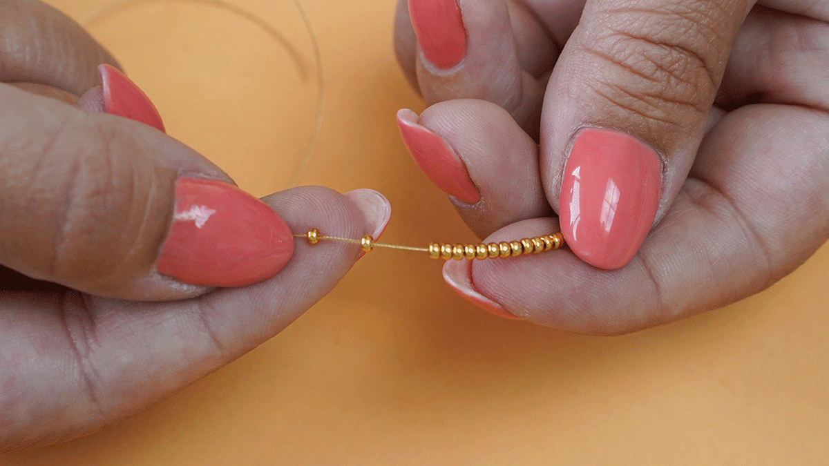 Conjunto de pulseras verdes y Doradas en piedras naturales : Paso 5