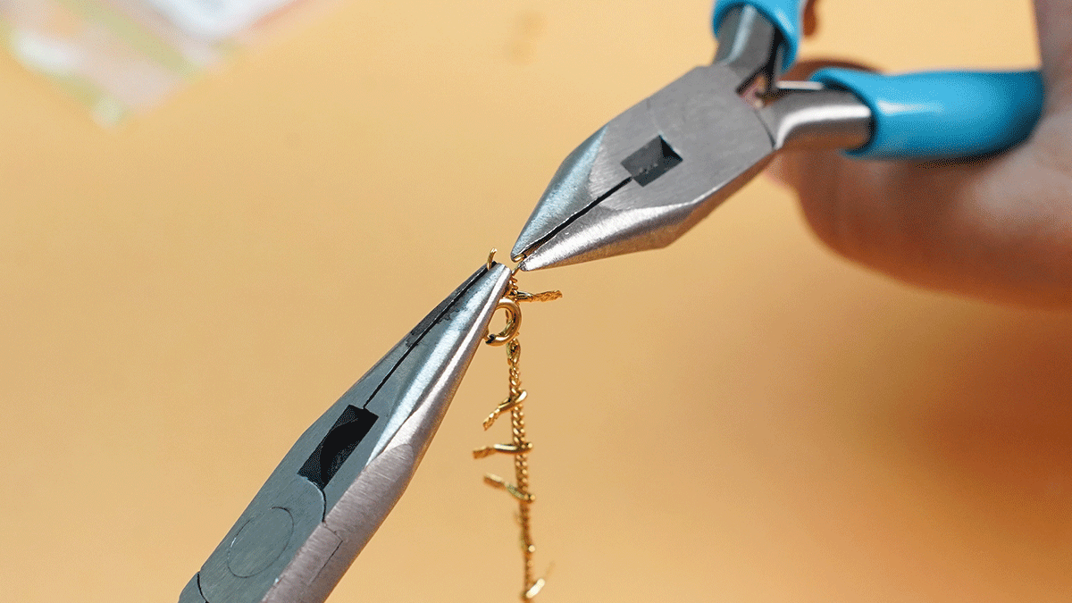 Conjunto de pulseras verdes y Doradas en piedras naturales : Paso 8