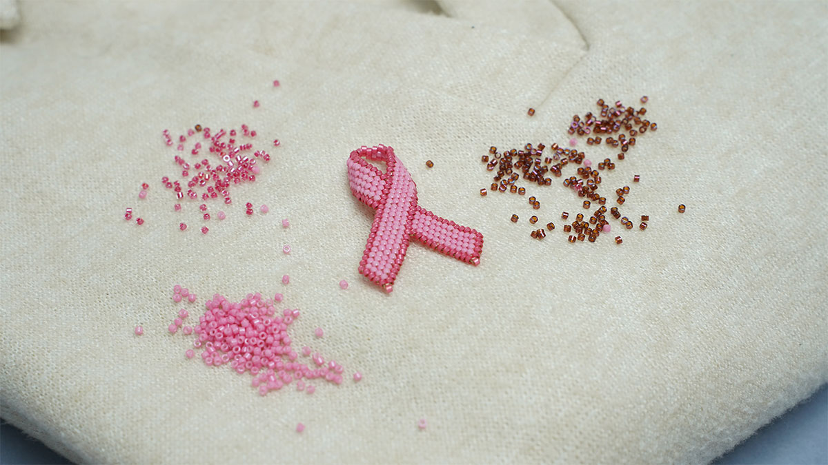 Broche de cinta rosa de octubre