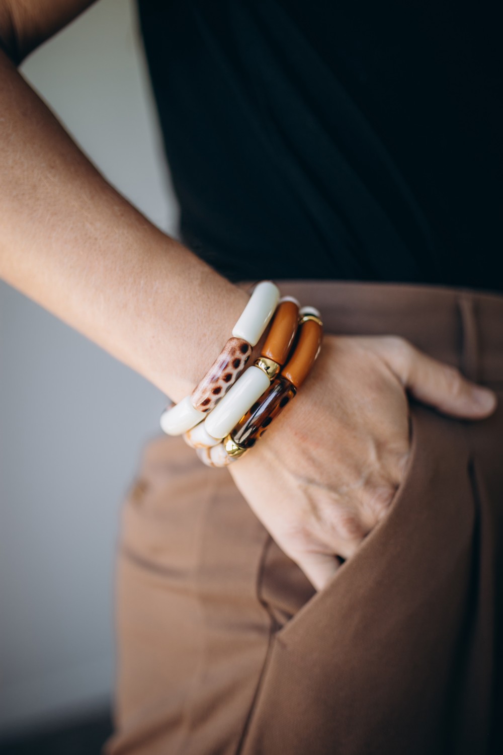 Pulseras elásticas con cuentas tubulares de otoño