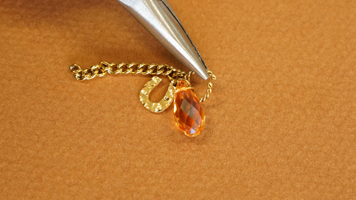 Pendientes colgantes asimétricos Lucky : Paso 7