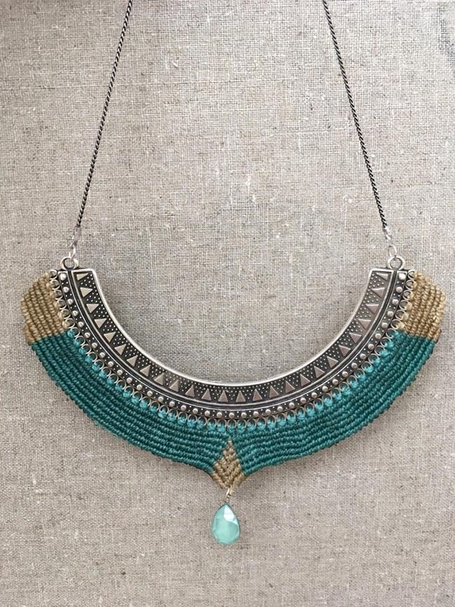 Esquema Collar de micro macramé con separador de torsión y cabujón de pera PureCrystal Esquema Collar de micro macramé con separador de torsión y cabujón de pera PureCrystal