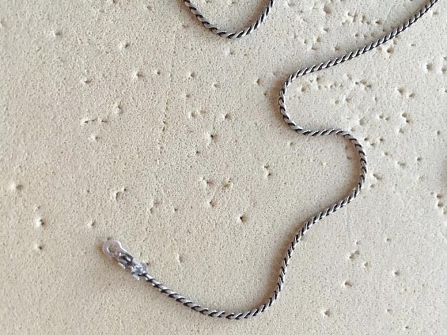 Collar de micro macramé con separador de torsión y cabujón de pera PureCrystal : Paso 12 Collar de micro macramé con separador de torsión y cabujón de pera PureCrystal : Paso 12