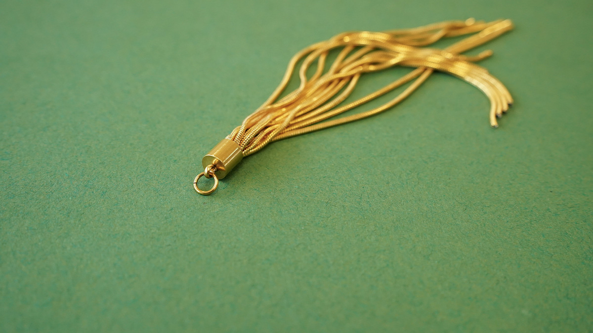 Pendientes de flecos serpentina : Paso 5 Pendientes de flecos serpentina : Paso 5