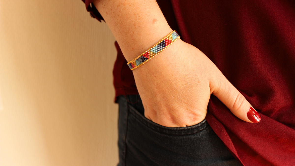 Pulsera triangular con perlas Miyuki 11/0 en par peyote