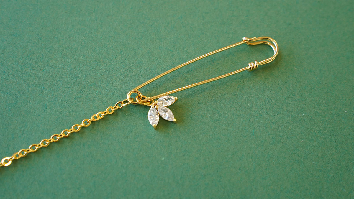 Broche con flecos Dorados y perlas nacaradas : Paso 1