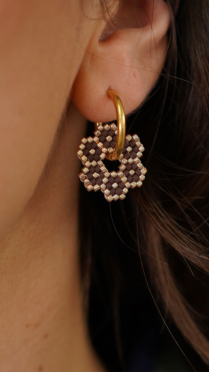 Flores tejidas intercambiables