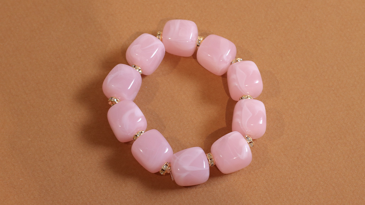 Pulseras de cuentas cúbicas irregulares de resina : Paso 1