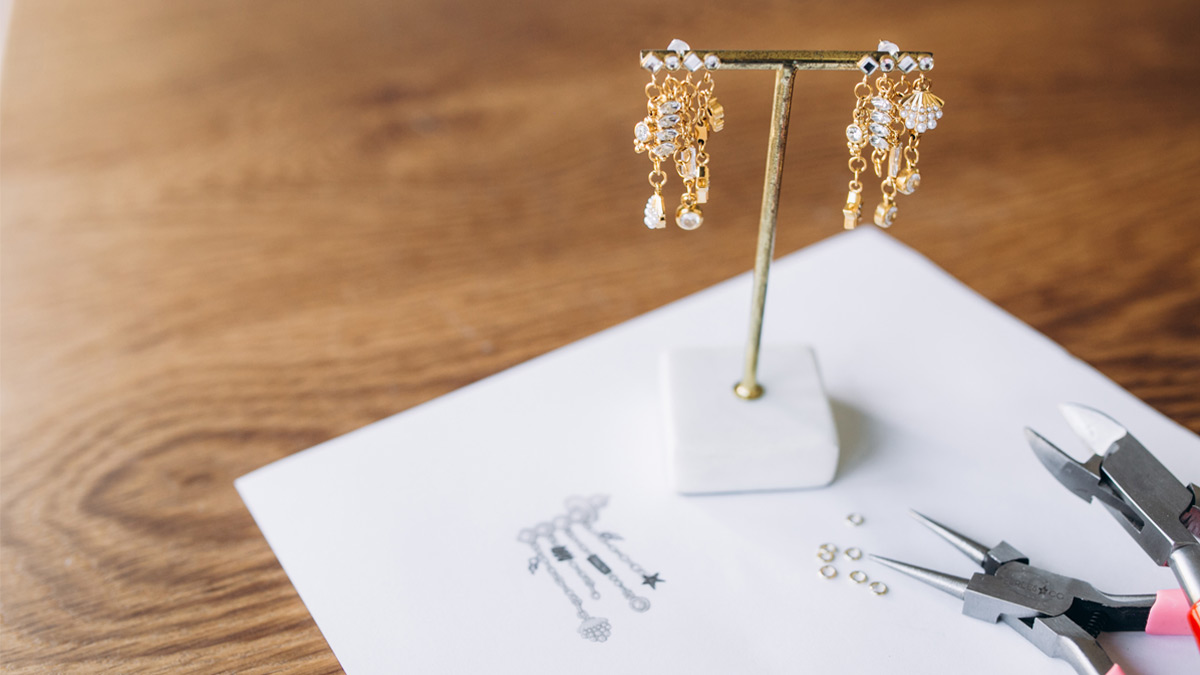 Pendientes colgantes con charms de acero inoxidable