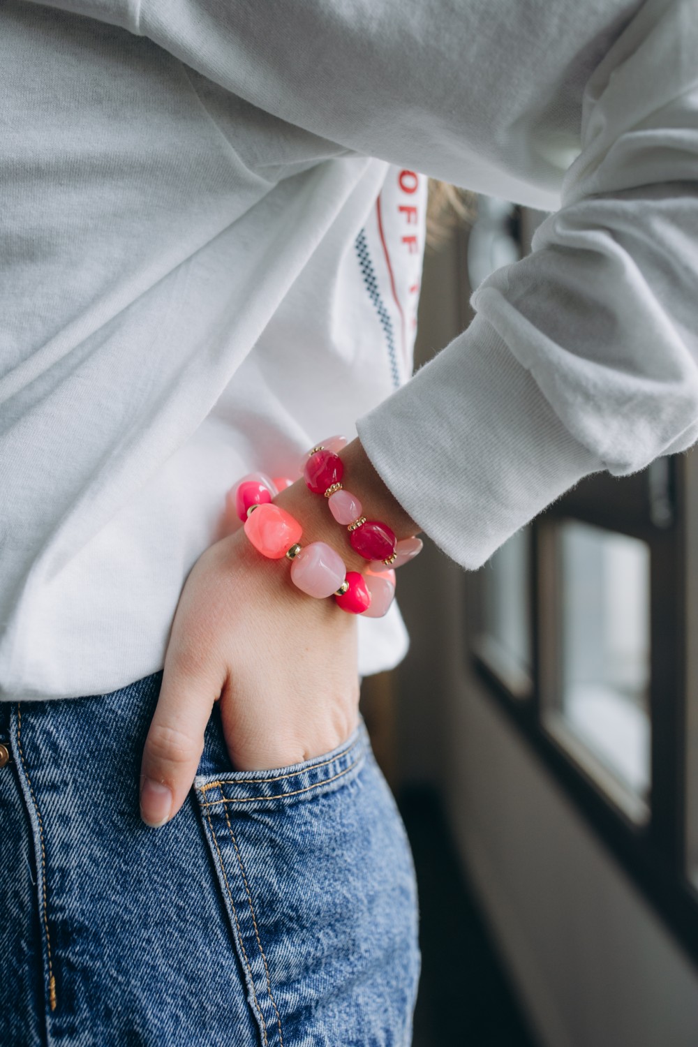 Esquema DIY Pulsera elástica con cuentas rosas