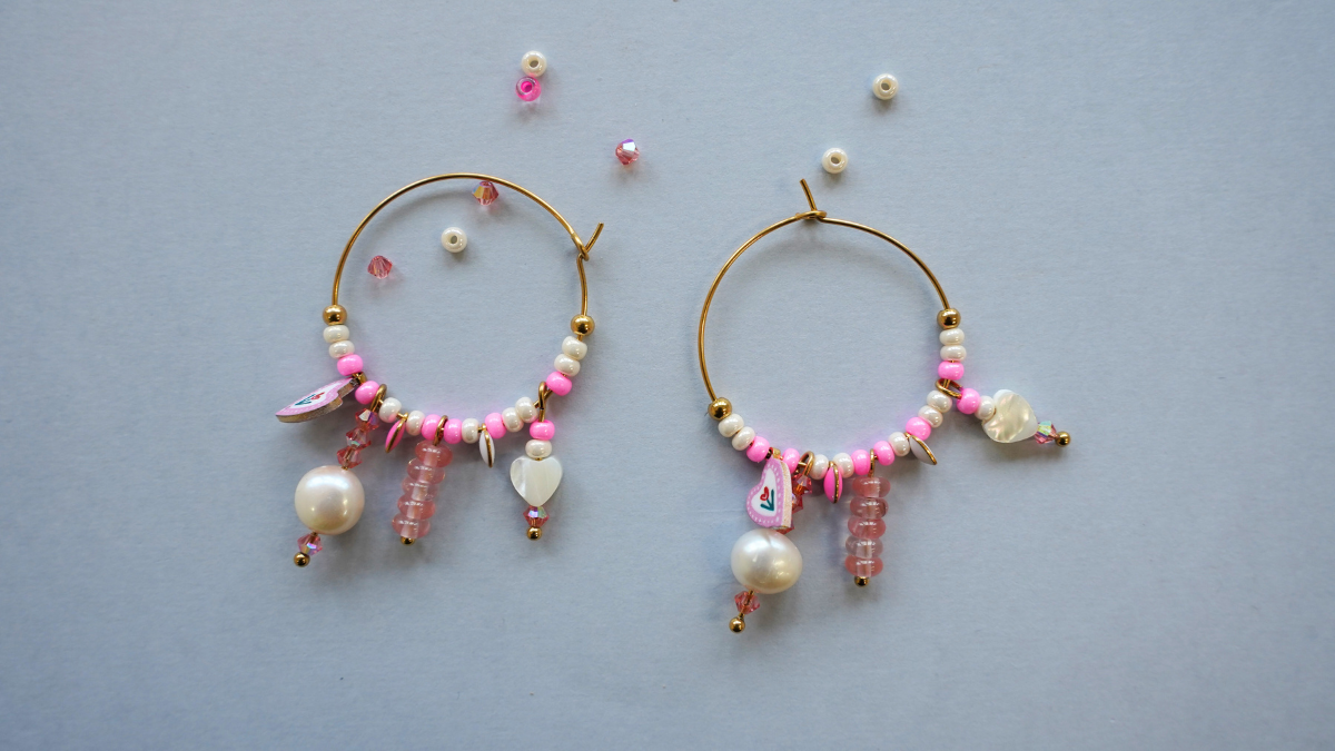DIY: crea Pendientes de aro con dijes de corazón y perlas Preciosa : Paso 6