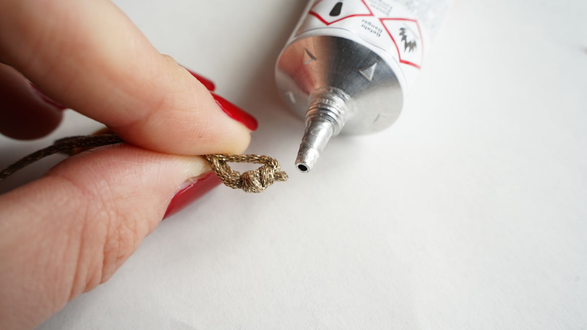 Dúo de pulseras de cordón y malla azul marino : Paso 7