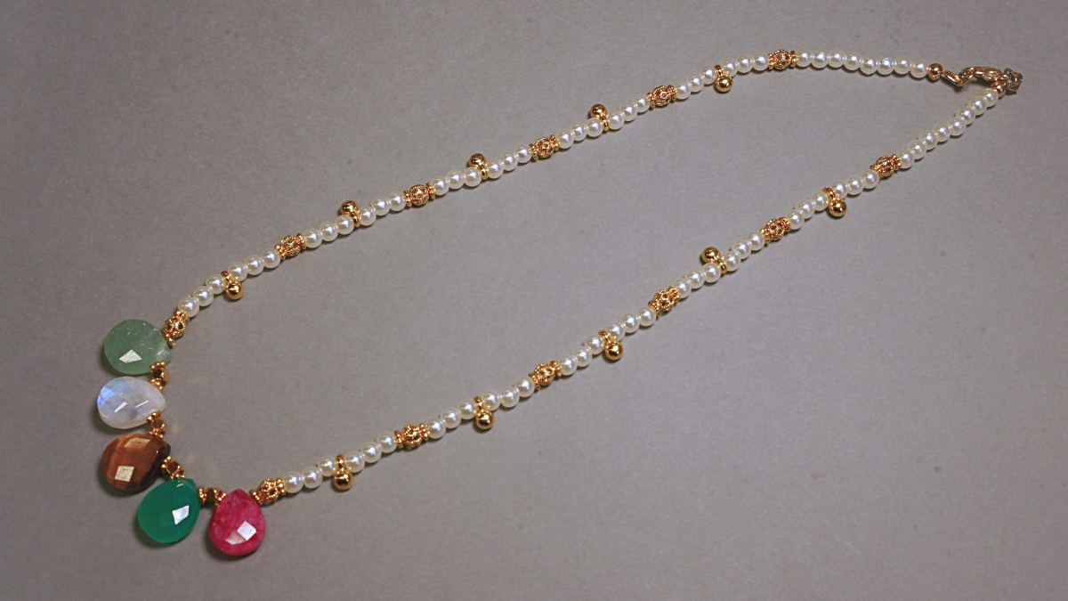 Collar con colgante de piedras preciosas y nácar : Paso 6