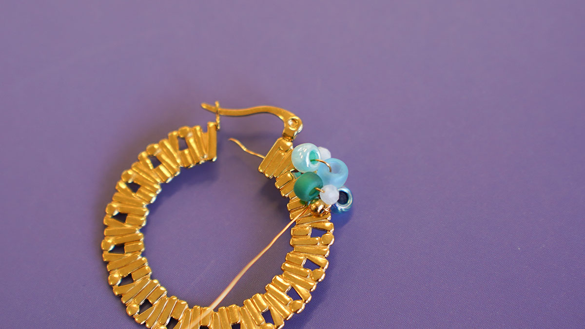 Criollas en cuentas de semillas y piedras naturales : Paso 6