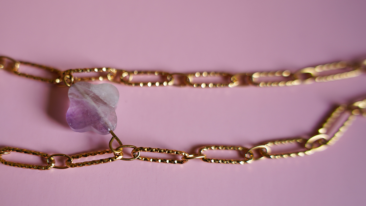 Collar de doble cadena con cuentas de trébol de piedra natural : Paso 3 Collar de doble cadena con cuentas de trébol de piedra natural : Paso 3