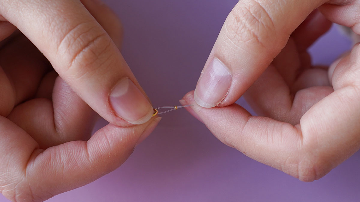 Pulsera de perlas de colores y perlas de agua dulce : Paso 1