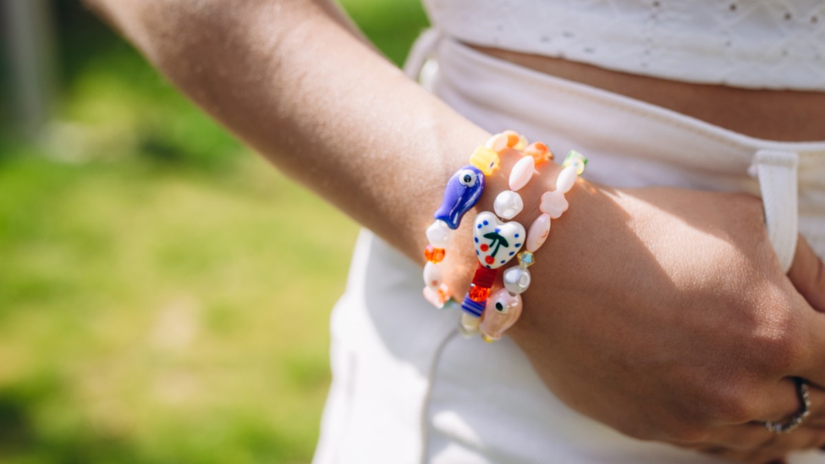 DIY: Trío de pulseras de cuentas de cerámica de colores, Millefiori y Preciosa