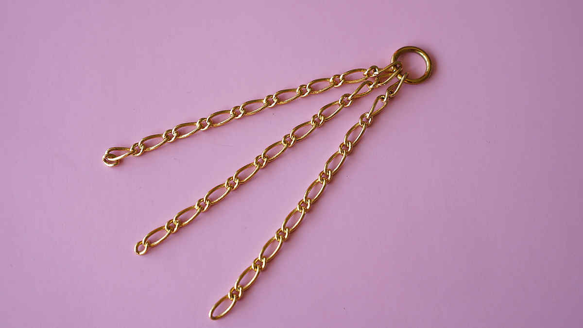 DIY joyas para el bolso del Día de la Madre: llavero con cuentas nacaradas y letras : Paso 5