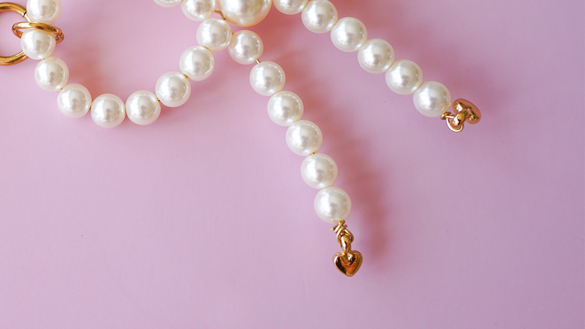 DIY joyas para el bolso del Día de la Madre: llavero con cuentas nacaradas y letras : Paso 9