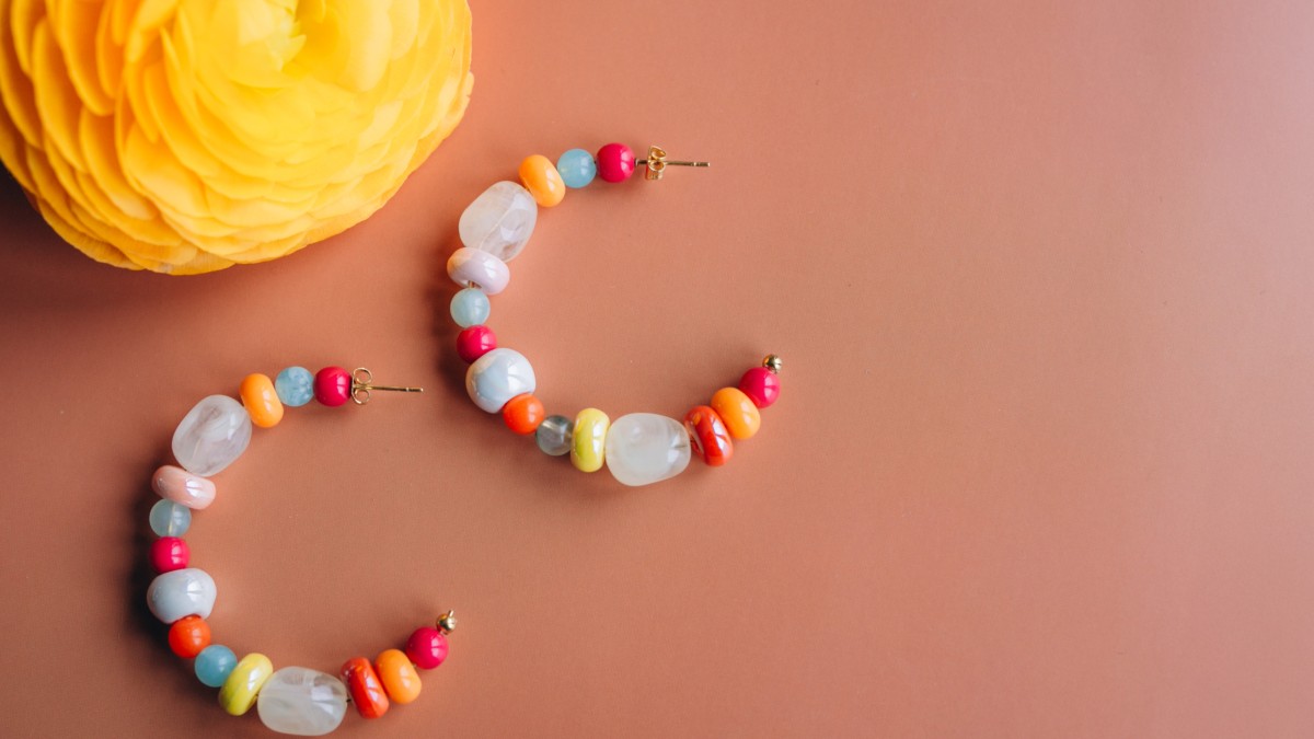 Pendientes con perlas de colores
