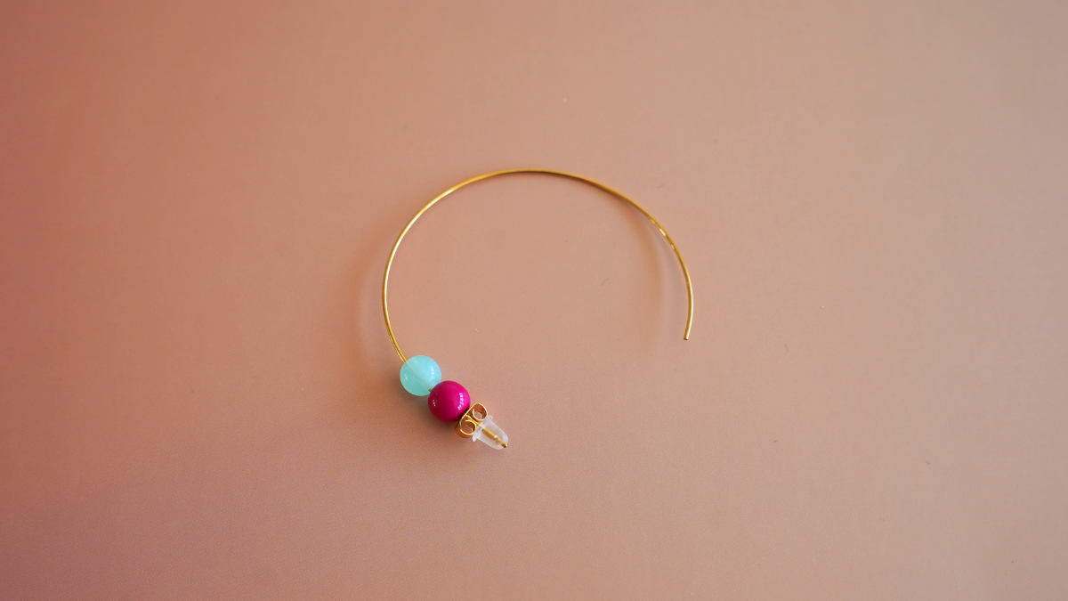 Pendientes con perlas de colores : Paso 1 Pendientes con perlas de colores : Paso 1