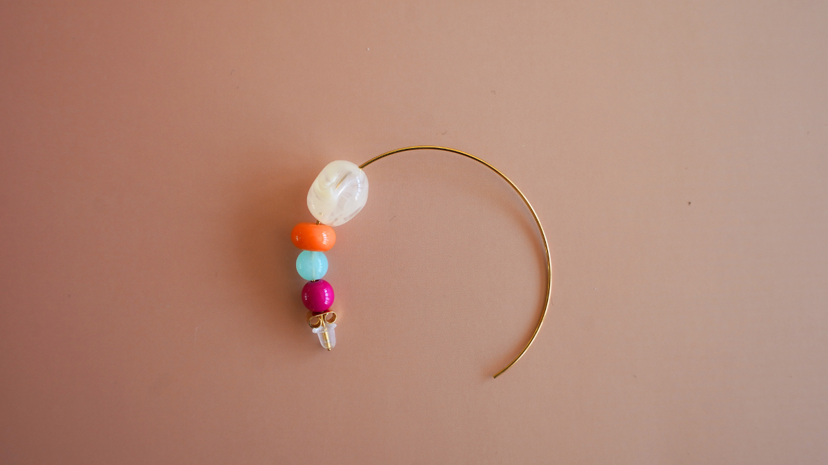 Pendientes con perlas de colores : Paso 3 Pendientes con perlas de colores : Paso 3