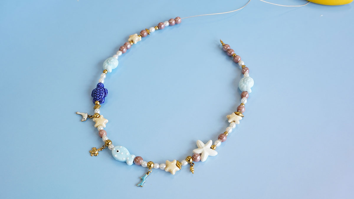 Collar de Cuentas de cerámica y perlas de agua dulce : Paso 1 Collar de Cuentas de cerámica y perlas de agua dulce : Paso 1