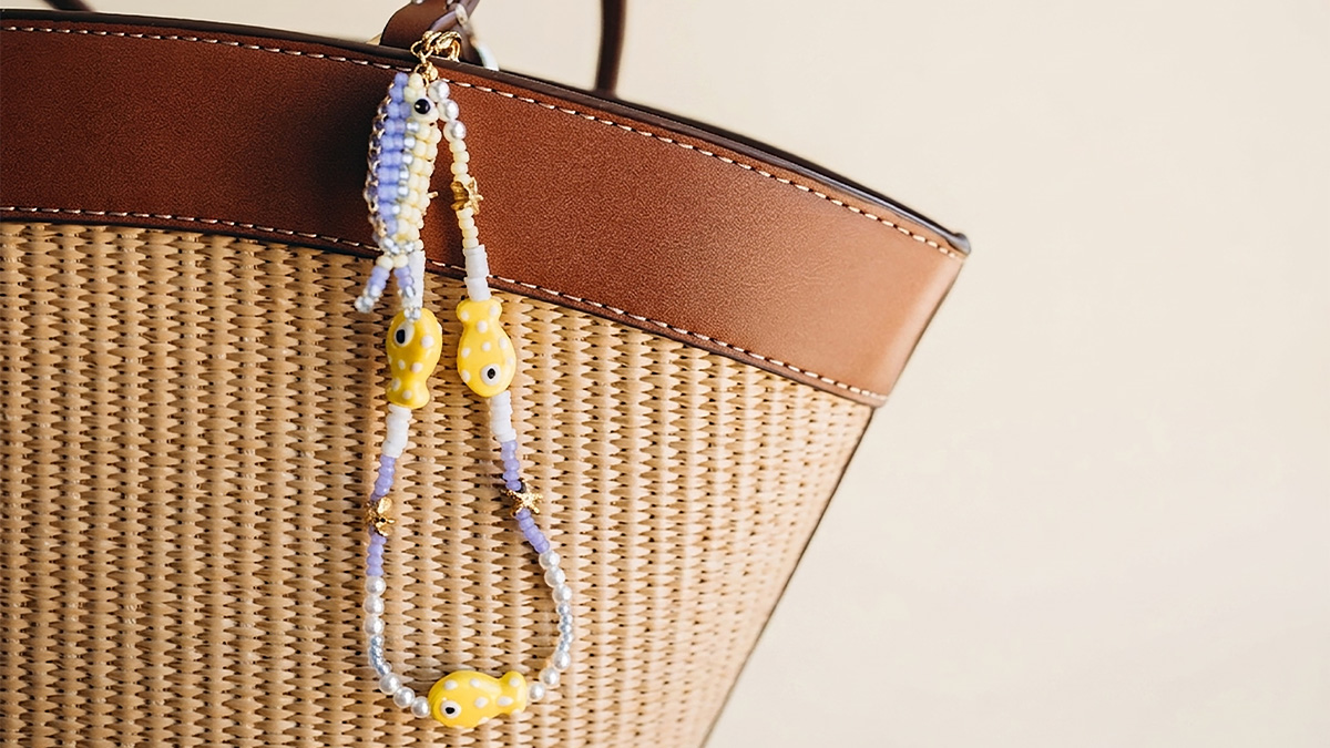 Porte clés avec pendentif poisson en perles de rocailles