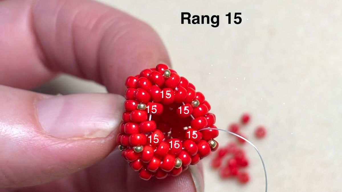 Tejido de fresas 3D en peyote circular : Paso 9 Tejido de fresas 3D en peyote circular : Paso 9