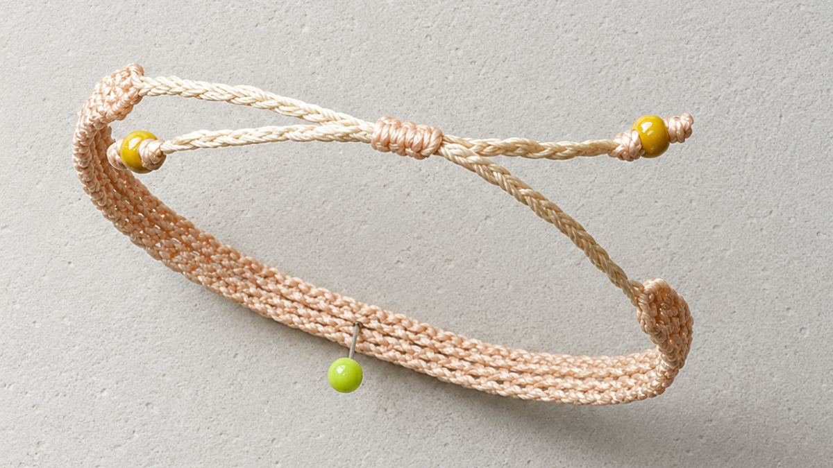 Pulsera de micro-macramé con dijes : Paso 21 Pulsera de micro-macramé con dijes : Paso 21