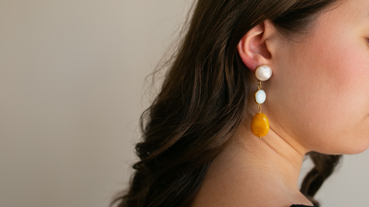 Tutorial de manualidades: 3 modelos de pendientes con cuentas y cabujones de resina