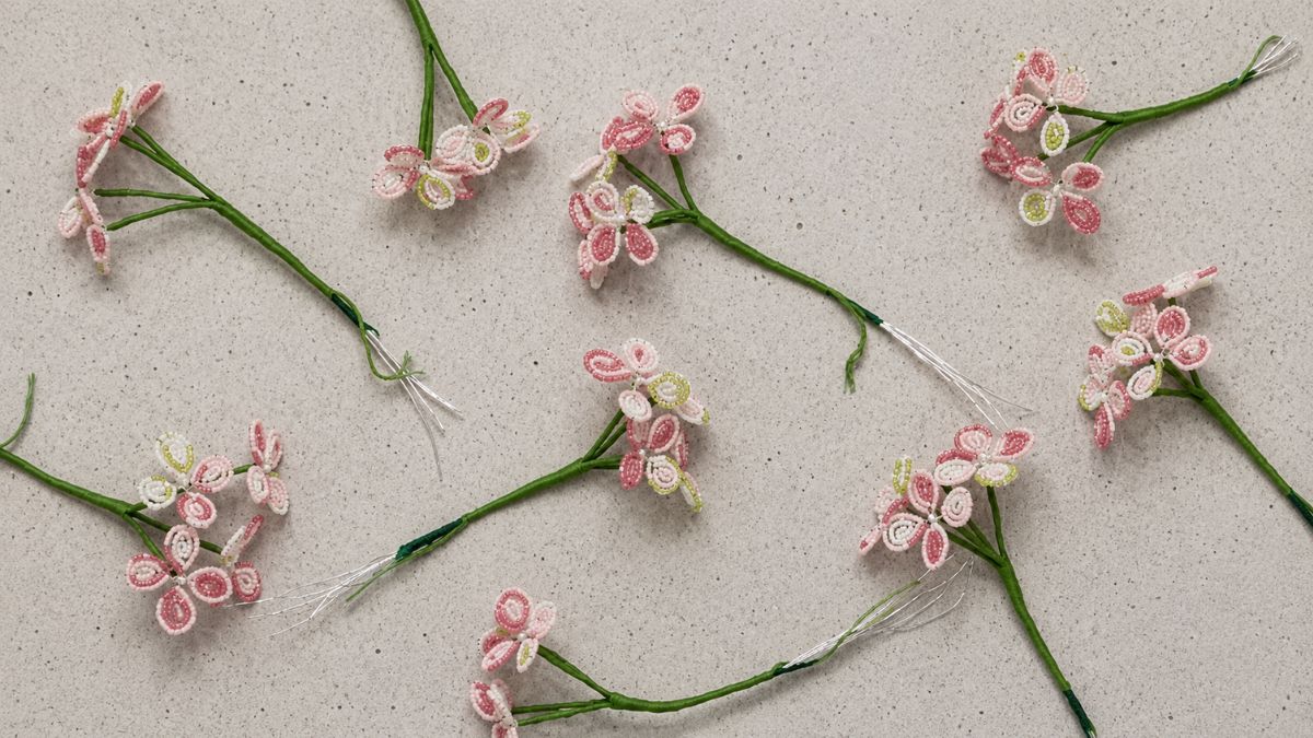 Flores de hortensia hechas con cuentas : Paso 16