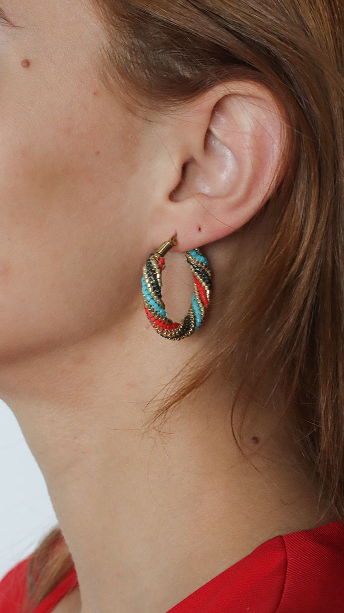 Esquema Pendientes de aro con diseño «herringbone twist» de Miyuki Delica 11/0 Esquema Pendientes de aro con diseño «herringbone twist» de Miyuki Delica 11/0