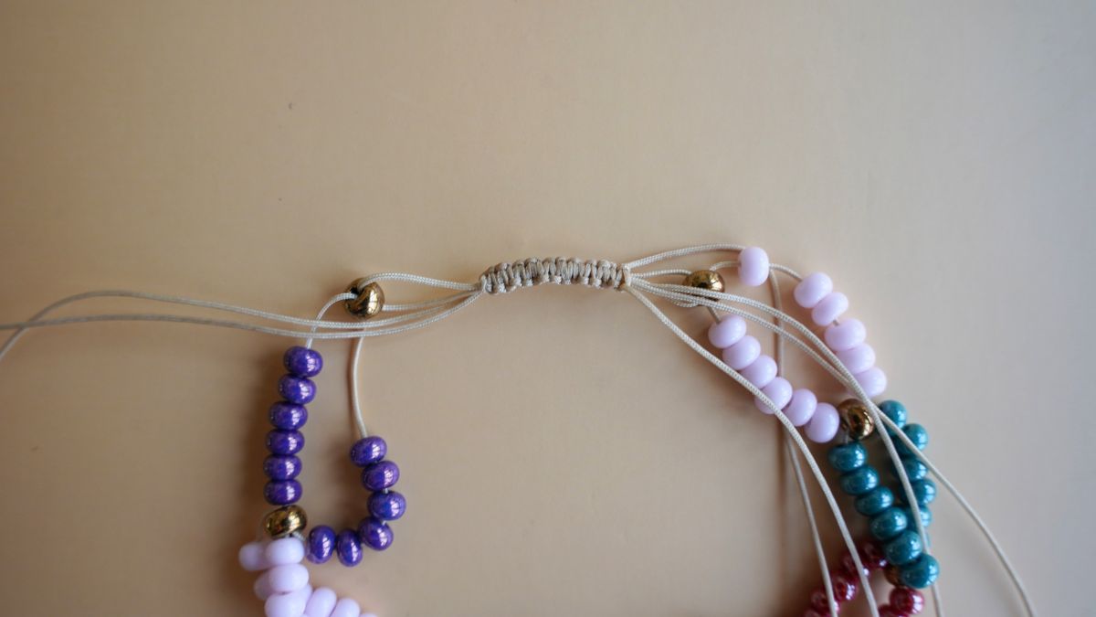 Pulsera de eslabones de colores con cuentas de Rocalla de 6/0 y 5/0 : Paso 7 Pulsera de eslabones de colores con cuentas de Rocalla de 6/0 y 5/0 : Paso 7